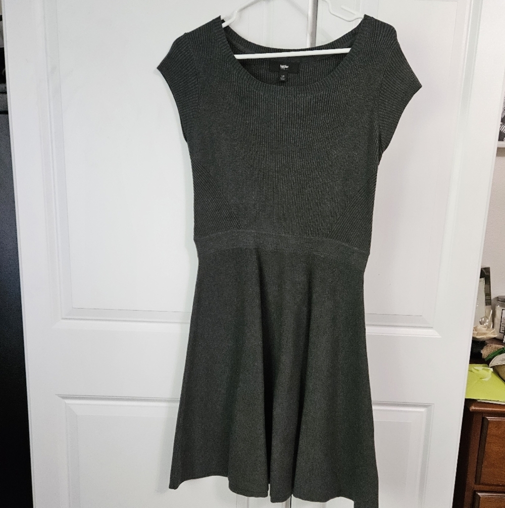 Gray Ribbed Knit Sweater Dress - Picture 5 of 12